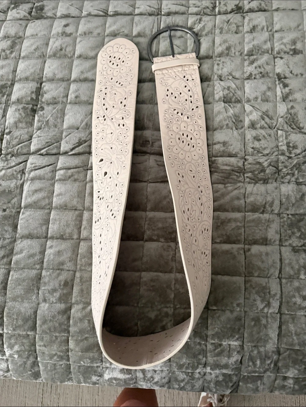 Free People Silver Tooled Laurel Hip Belt New w/o tags. Sz S/M